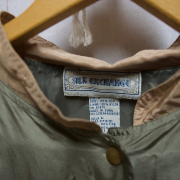 Silk Exchange Women's 100% Silk Jacket - Picture 5 of 6